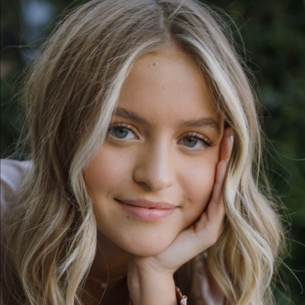 Meet your Posher, Natalie